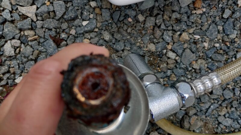 冷や汗出たー、配管が折れて水漏れから補修の話