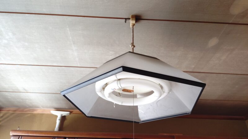 蛍光灯2027年問題に向けての照明入替え・問合せが多いです。