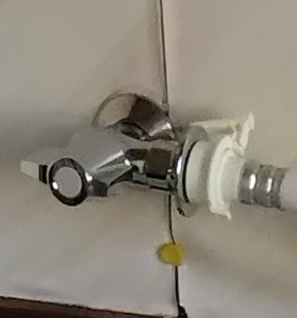 洗濯機と一緒に繋いでいる水栓を入替えることが多くなっています