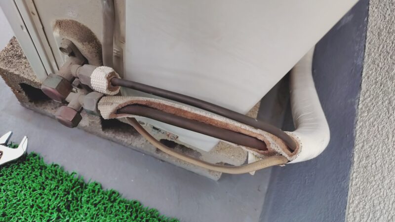 とっても古いエアコンの取替【従業員体験談２２０】