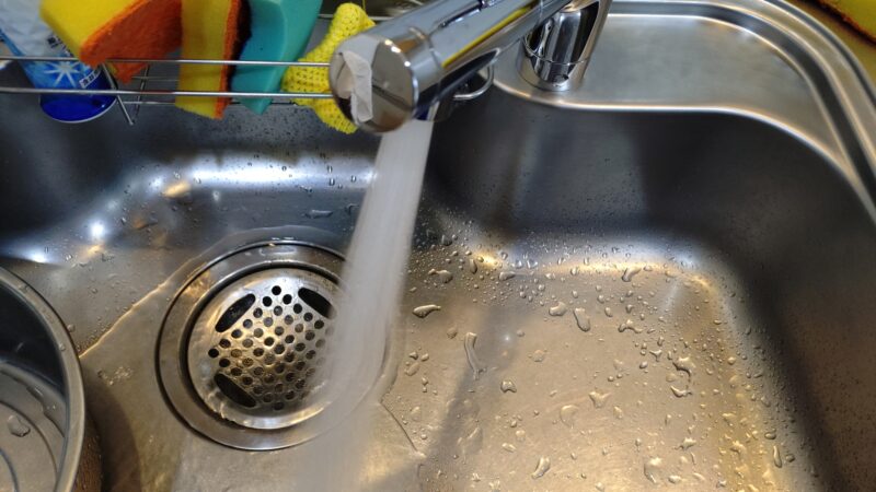 水廻りの投稿が連発していますが、台所水栓入替え話です