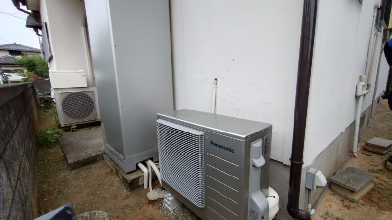 ガスの次は電気！エコキュートの入替え工事です。