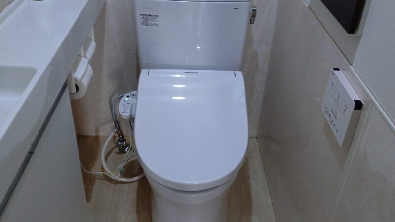 タンクレスからタンク付にそんな施工も大歓迎！トイレの入替話です。