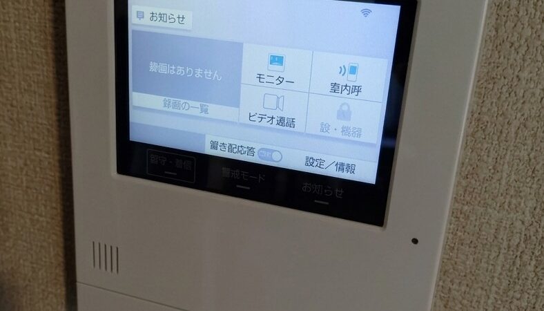 最近連発でカメラホン入替えの依頼を頂いております。
