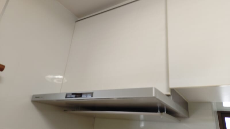 元の前幕板で以前と同じ感じに!レンジフードの入替えです。